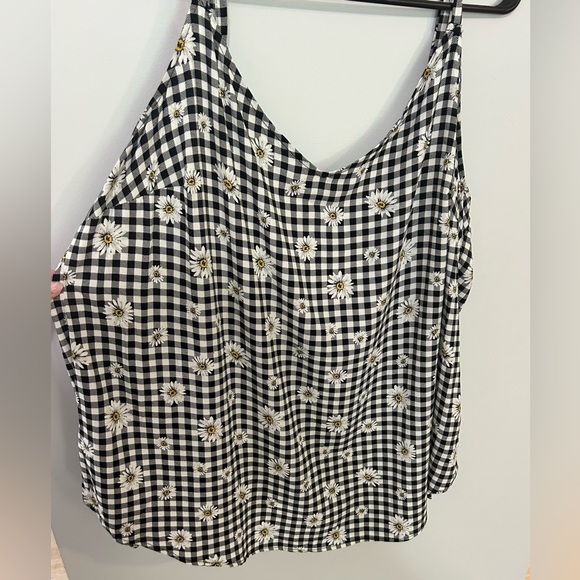 Torrid Ava Cami V Neck Stretch Challis Daisy Print Plaid Black - Picture 2 of 7